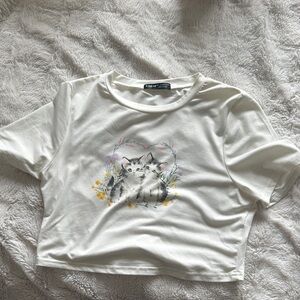 SHEIN White Cropped Tee with Twin Kittens and Floral Heart